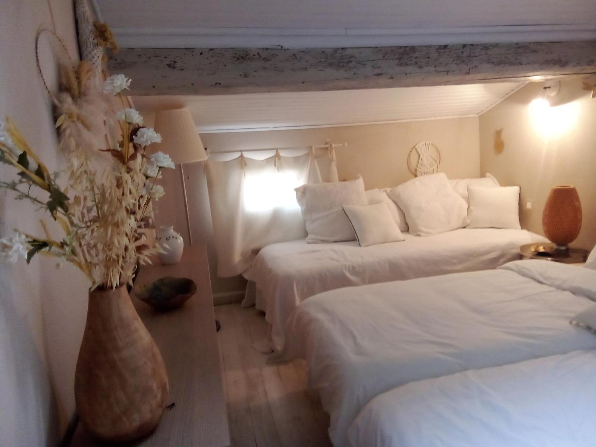 La Maison Perchee Aigues-Mortes Zimmer foto